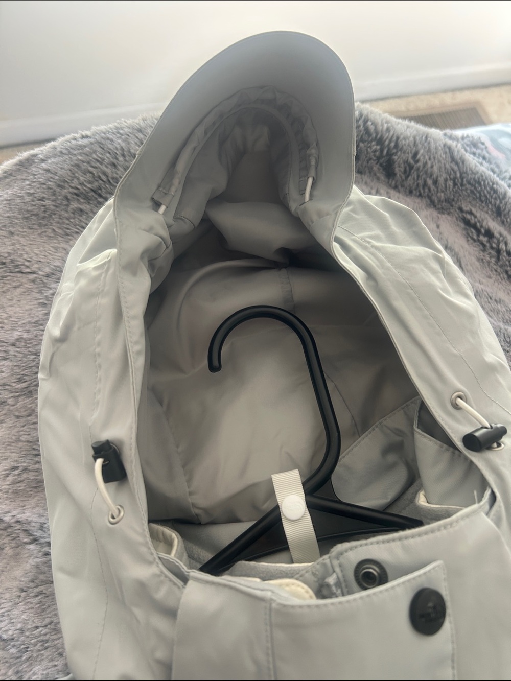 The North Face Women's Light Gray Hooded Ski Jacket - Picture 3 of 5